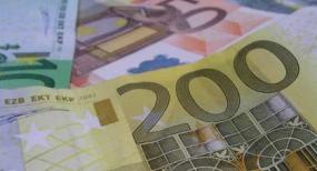 Hacienda abona 28.460 millones a contratistas por facturas pendientes
