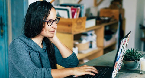 Peor salud mental y menos salario, ¿es el teletrabajo beneficioso para las mujeres?